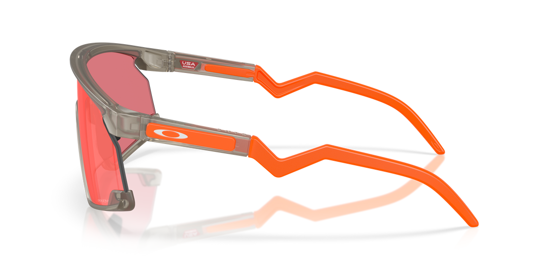 Óculos de sol oakley oo9280 bxtr 928014 gris mask unisex tamanho 39mm - Vista de detalhe