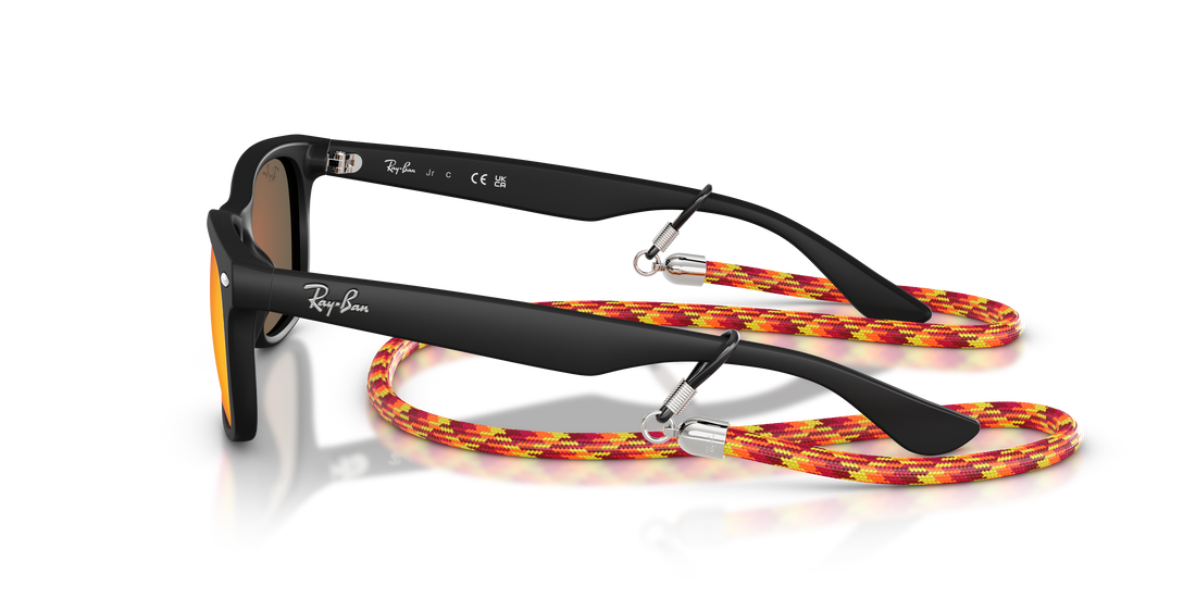 Óculos de sol ray-ban junior rj9052s junior new wayfarer 70286q negro square infantil tamanho 47mm - Vista de detalhe