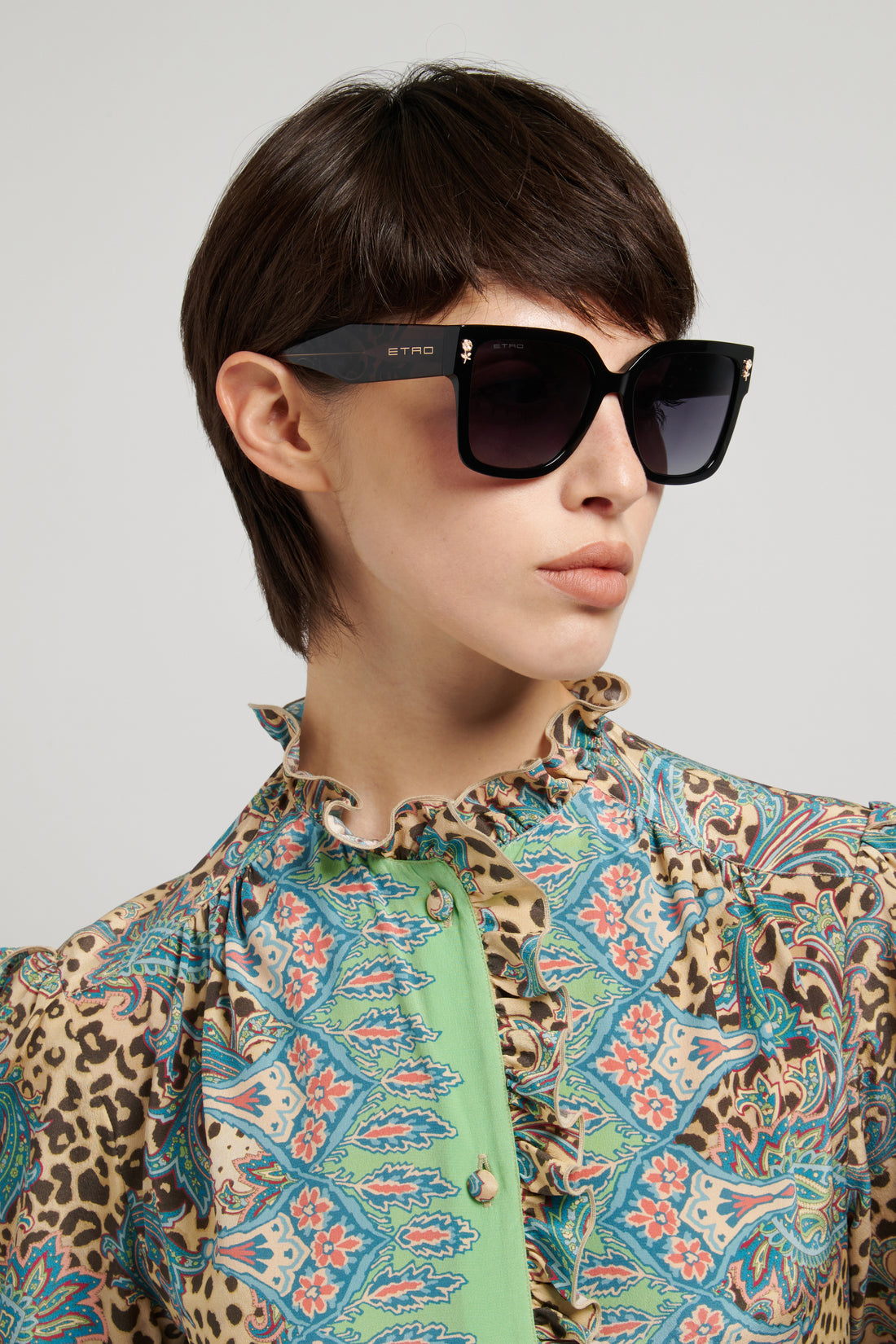 Óculos de sol etro 0127/s 807 9o negro square femenino tamanho 57mm - Vista de detalhe