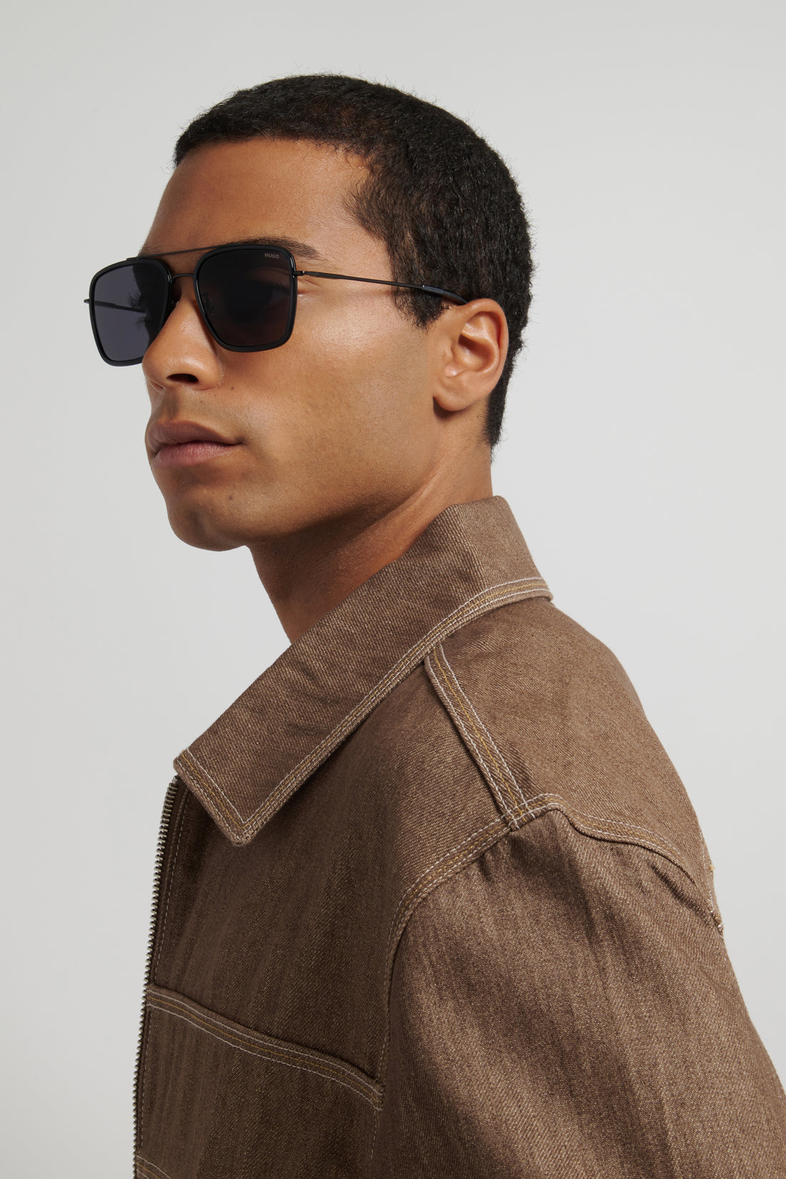 Occhiali da sole hugo hg 1404/g/s kb7 ir grey square masculino taglia 56mm - Vista dettagliata